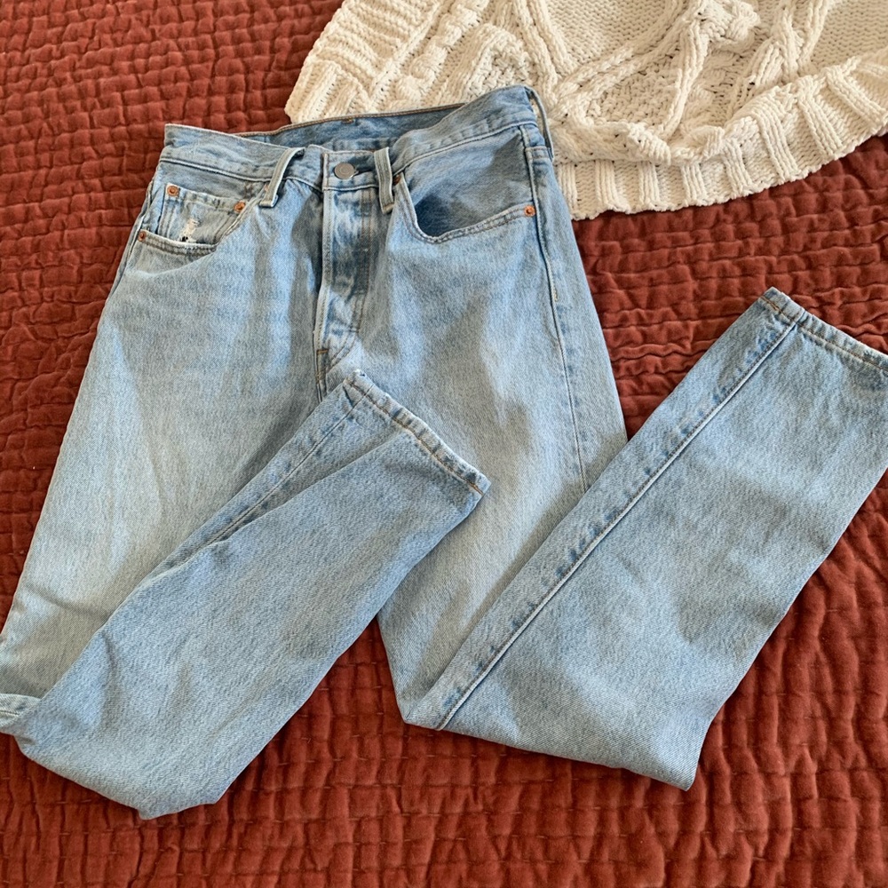 HIGH WAISTED LEVI 501
